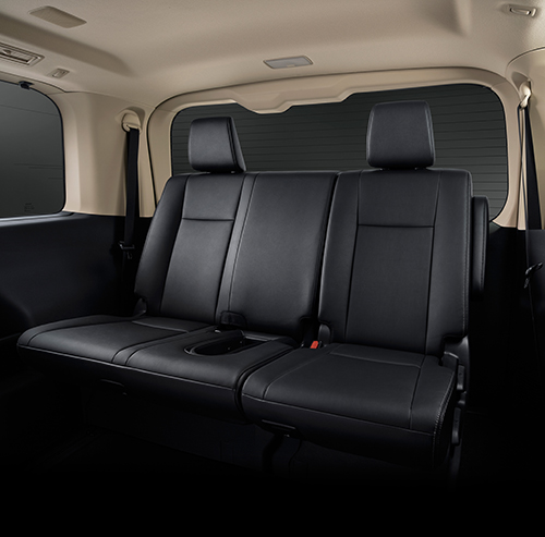 Large interior space, 4-row seats are also available in the lineup 6