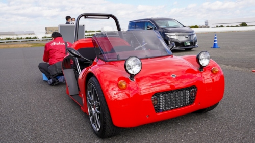 コアテック 再生バッテリー使用スポーツカー eFalcom（試作車）